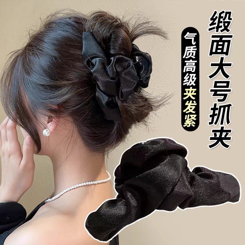 サテン素材 大きめ バンスクリップ 高見え 上品 新作 ギャザーデザイン レディース ヘアアクセサリー