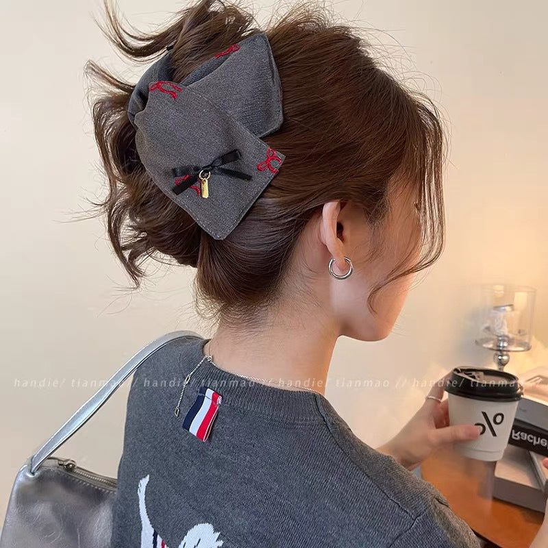 サテン素材 大きめ バンスクリップ 高見え 上品 新作 ギャザーデザイン レディース ヘアアクセサリー