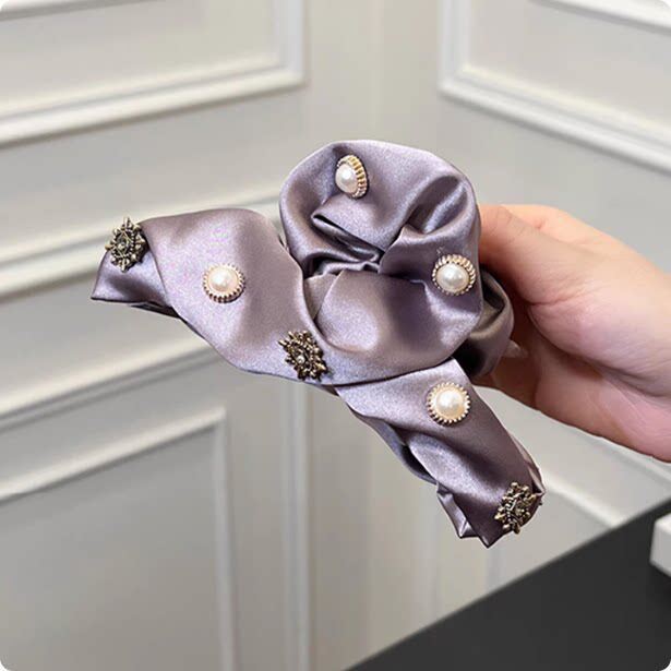 サテン素材 大きめ バンスクリップ 高見え 上品 新作 ギャザーデザイン レディース ヘアアクセサリー