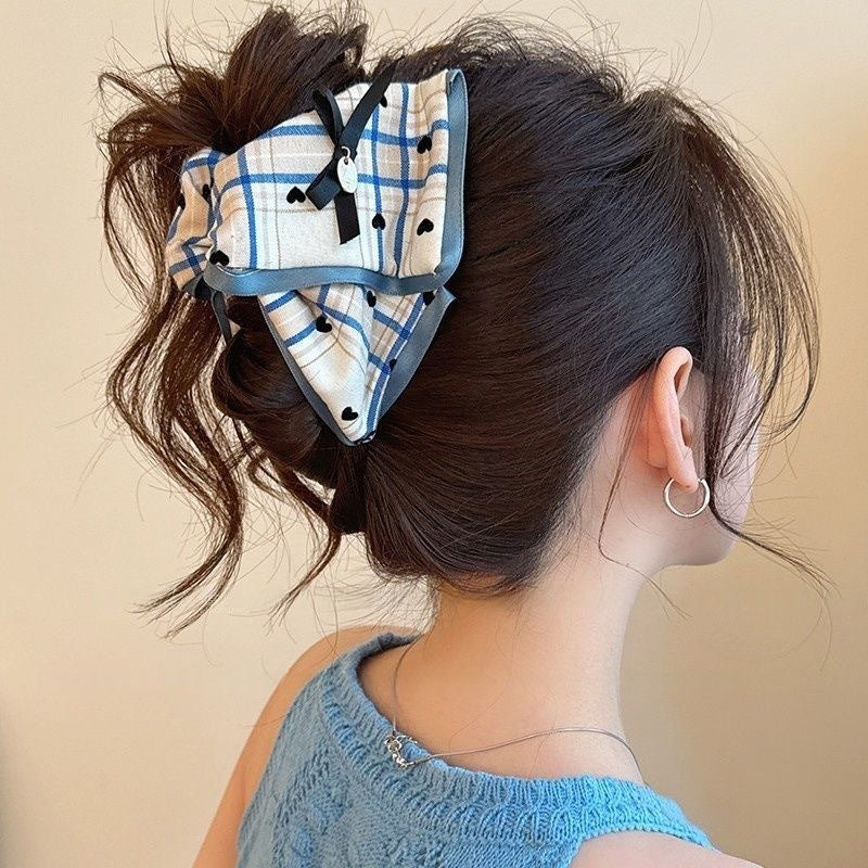 サテン素材 大きめ バンスクリップ 高見え 上品 新作 ギャザーデザイン レディース ヘアアクセサリー
