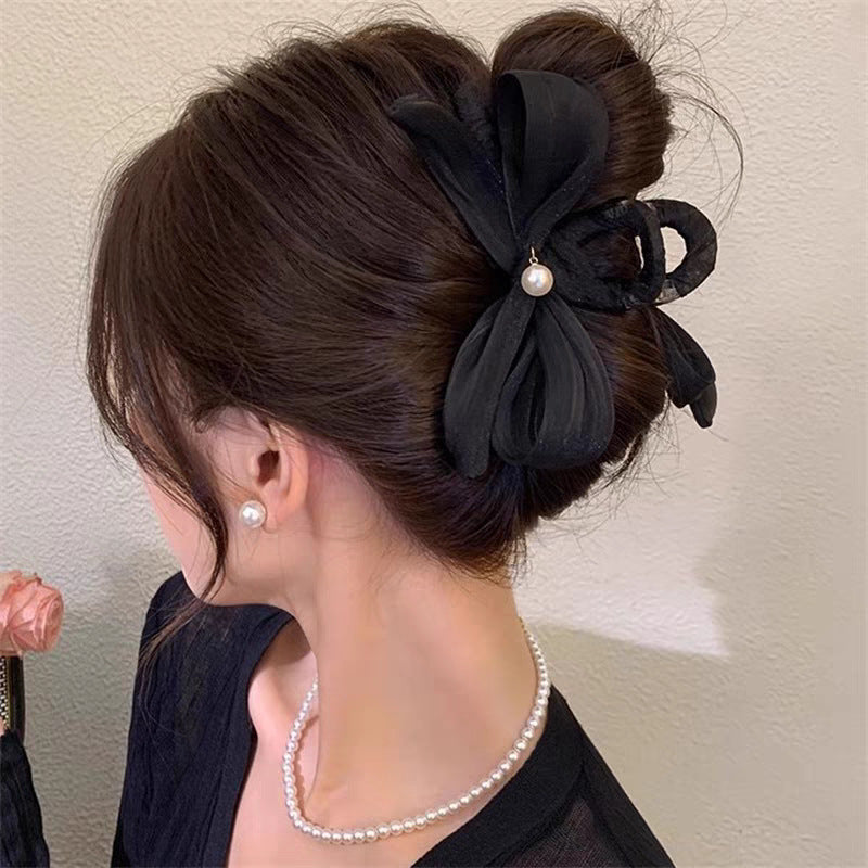 サテン素材 大きめ バンスクリップ 高見え 上品 新作 ギャザーデザイン レディース ヘアアクセサリー