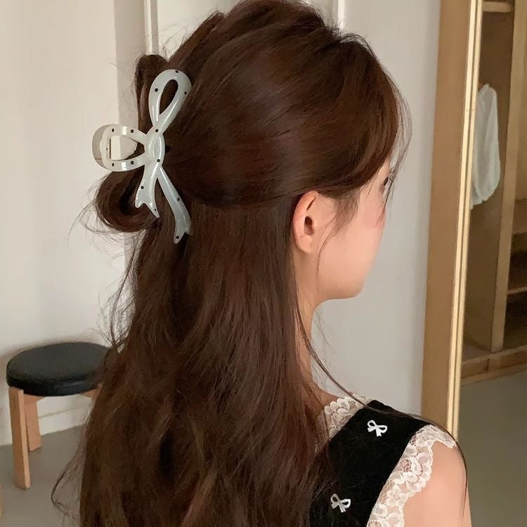 サテン素材 大きめ バンスクリップ 高見え 上品 新作 ギャザーデザイン レディース ヘアアクセサリー