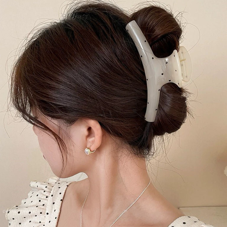 サテン素材 大きめ バンスクリップ 高見え 上品 新作 ギャザーデザイン レディース ヘアアクセサリー
