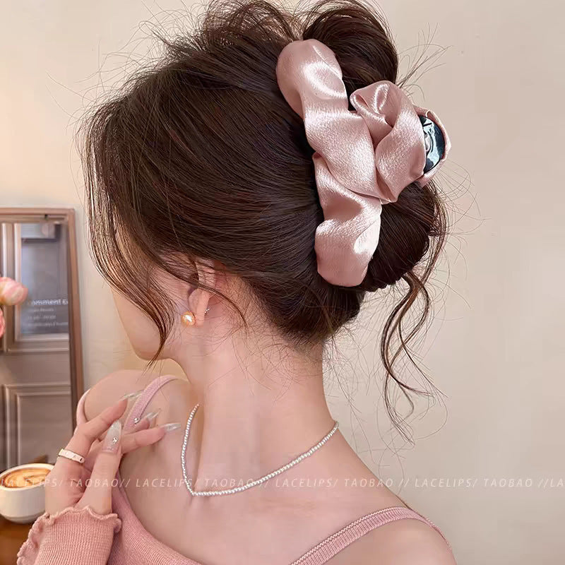 サテン素材 大きめ バンスクリップ 高見え 上品 新作 ギャザーデザイン レディース ヘアアクセサリー